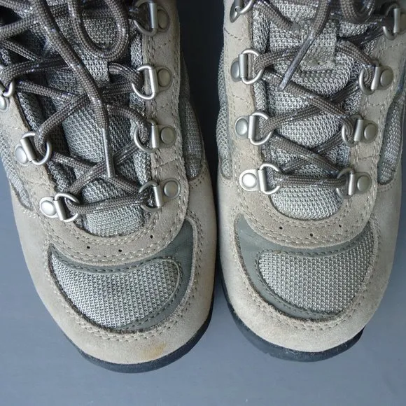 SIZE 7. Columbia suede leather ladies casual hiking boots
