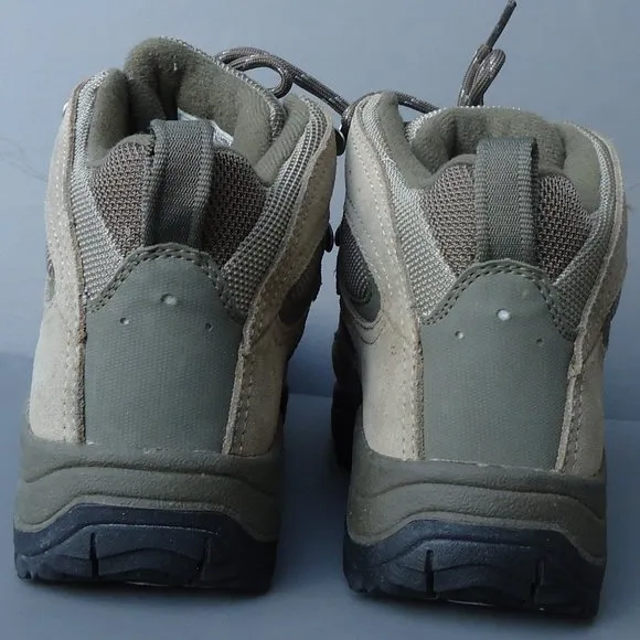 SIZE 7. Columbia suede leather ladies casual hiking boots