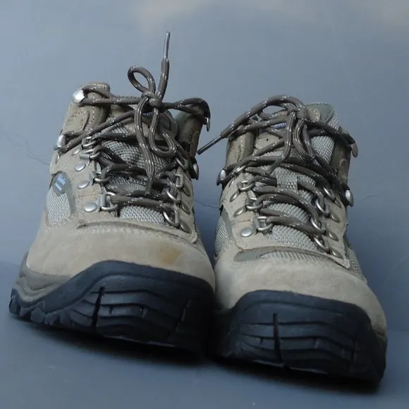 SIZE 7. Columbia suede leather ladies casual hiking boots