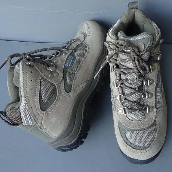 SIZE 7. Columbia suede leather ladies casual hiking boots