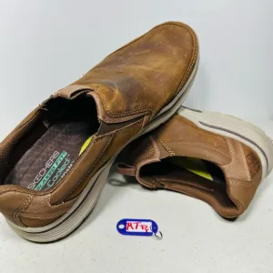 Skechers Expended Men Size US 11,5Brown Leather Shoes Slip On Casual Relaxed Fit