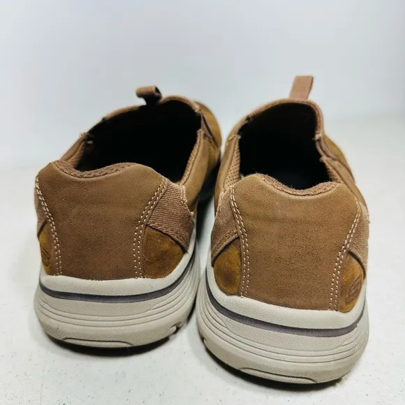 Skechers Expended Men Size US 11,5Brown Leather Shoes Slip On Casual Relaxed Fit