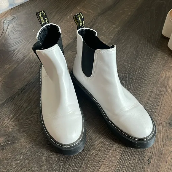 SMOOTH LEATHER PLATFORM CHELSEA BOOTS