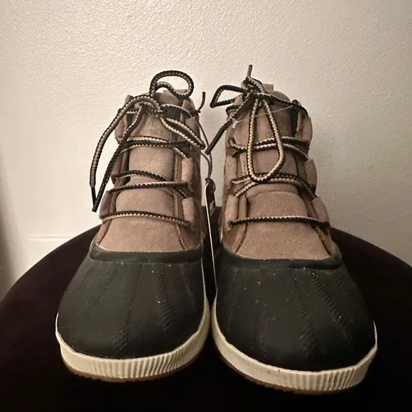 Sorel Ankle Boots in Black and Tan