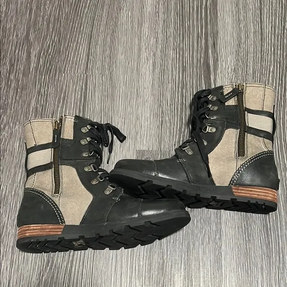 Sorel Black and Gray Combat Moto Boots with Sturdy Design