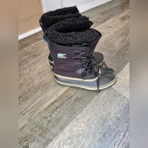 Sorel Black and Gray Mens  Winter Boots Size 7 Sorel