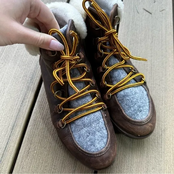 Sorel Harlow Lace Up Boots  Sheepskin Trim Dark Brown Leather Upper Size 7.5