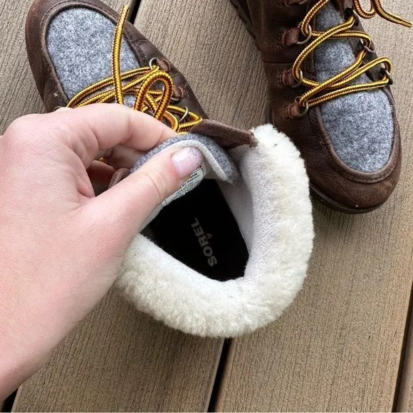 Sorel Harlow Lace Up Boots  Sheepskin Trim Dark Brown Leather Upper Size 7.5