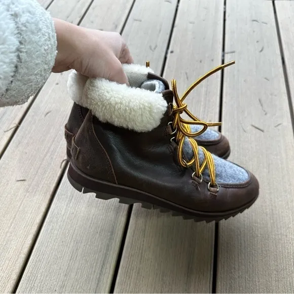 Sorel Harlow Lace Up Boots  Sheepskin Trim Dark Brown Leather Upper Size 7.5