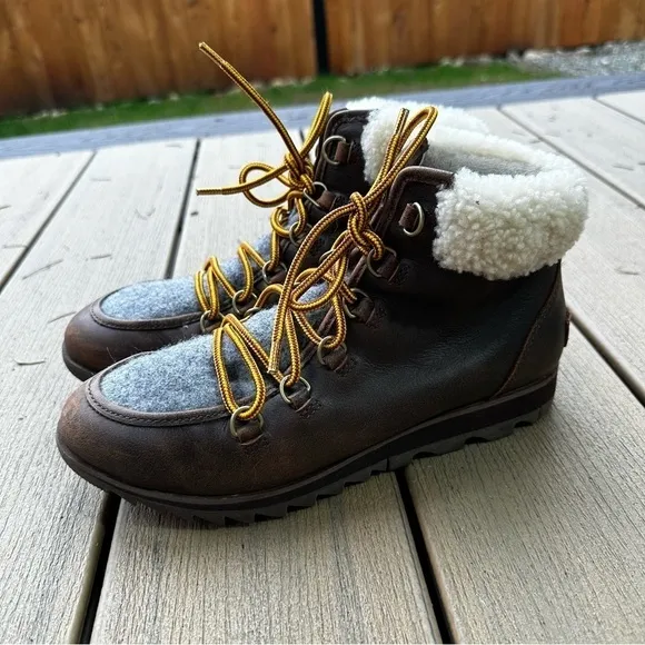 Sorel Harlow Lace Up Boots  Sheepskin Trim Dark Brown Leather Upper Size 7.5