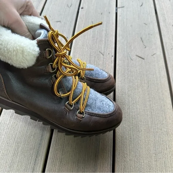 Sorel Harlow Lace Up Boots  Sheepskin Trim Dark Brown Leather Upper Size 7.5
