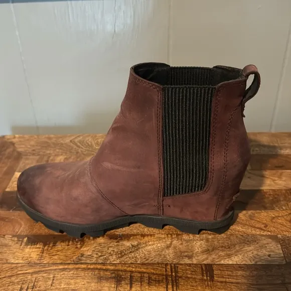 Sorel Joan of Arc Chelsea Wedge Boots, Booties, Brown, Size 8.5