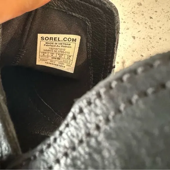 Sorel Lolla ll Women’s Black Leather Ankle Booties Cut Outs Studs Casual Size 6