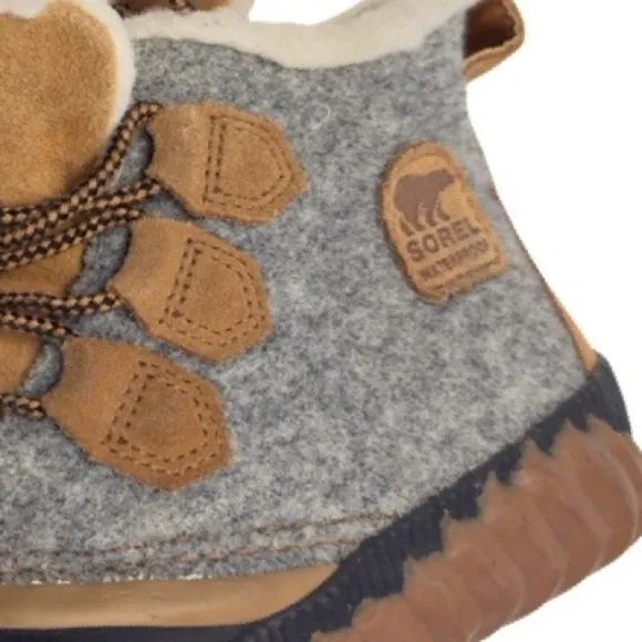 Sorel Out N About Plus Duck Waterproof Boots GrayTan Youth 4