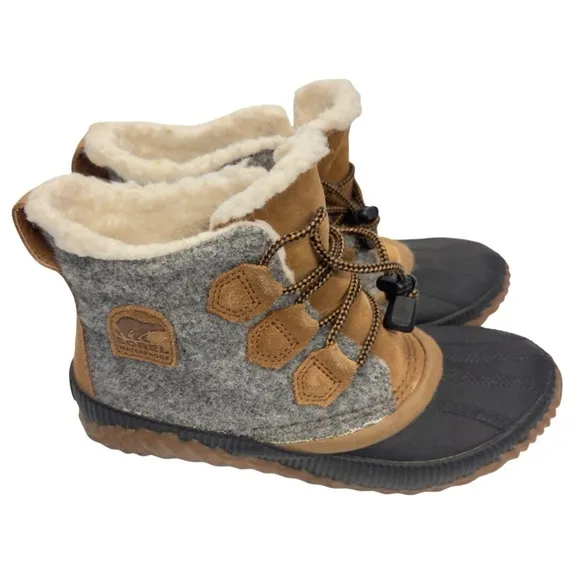 Sorel Out N About Plus Duck Waterproof Boots GrayTan Youth 4