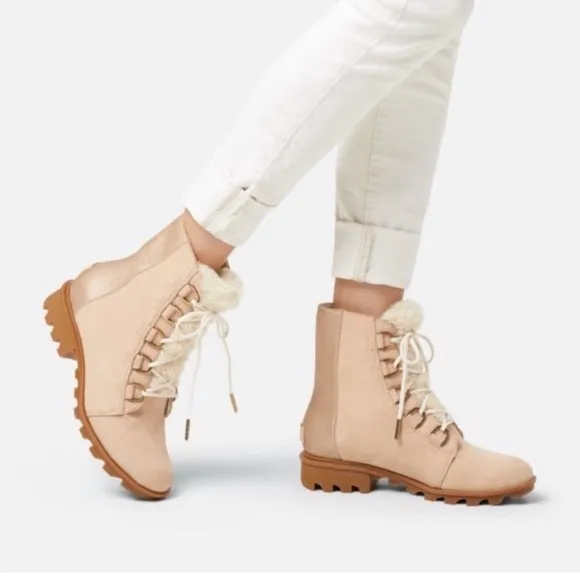 SOREL Phoenix Short Lace Lux Boots, Size 7.5
