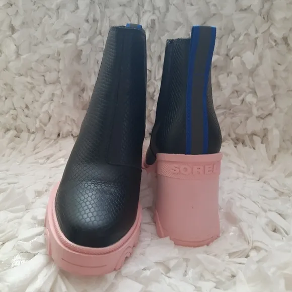 Sorel Women's Brex Heel Chelsea Boots Gentle Used In Box 8.5 Vintage Pink Black
