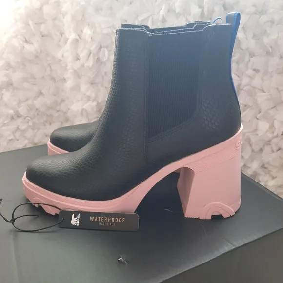 Sorel Women's Brex Heel Chelsea Boots Gentle Used In Box 8.5 Vintage Pink Black