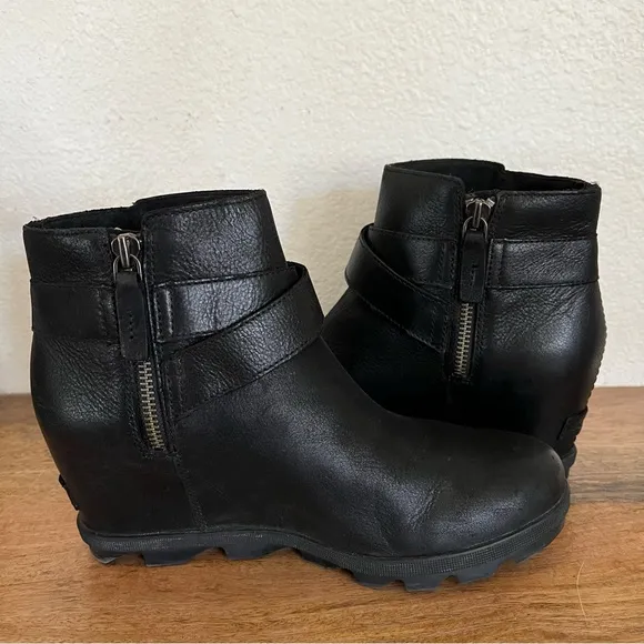 Sorel Women's Joan of Arctic Wedge II Buckle Boots Size 10.5