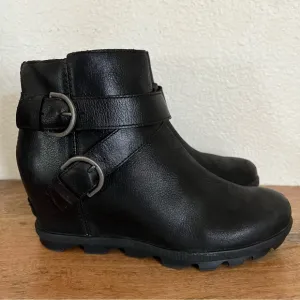 Sorel Women's Joan of Arctic Wedge II Buckle Boots Size 10.5