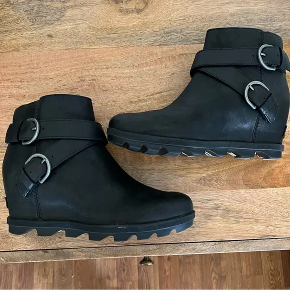 Sorel Women's Joan of Arctic Wedge II Buckle Boots Size 10.5