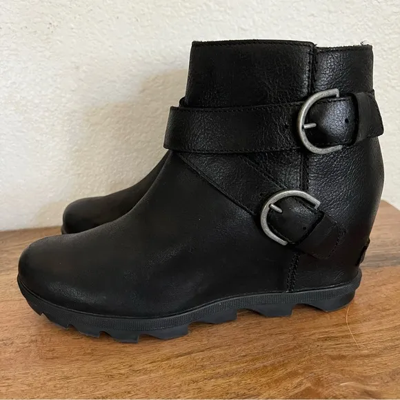 Sorel Women's Joan of Arctic Wedge II Buckle Boots Size 10.5
