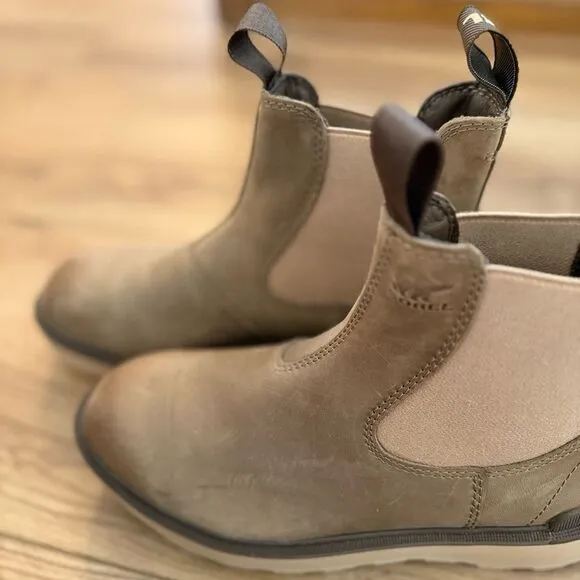 Sorel Women’s Leather Hi-Line Chelsea Boot – Stylish &amp; Durable 7