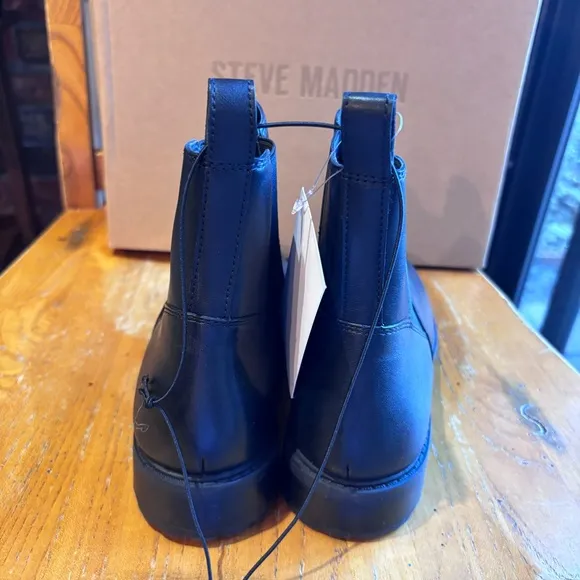 Steve Madden womens Lorali leather slip on ankle chelsea boots black 10