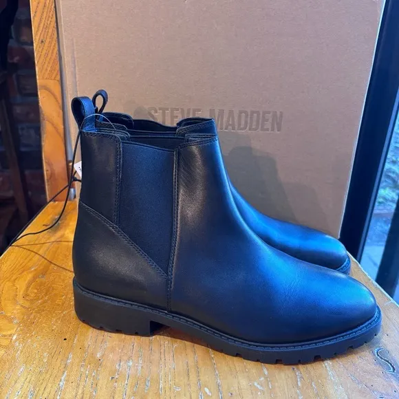 Steve Madden womens Lorali leather slip on ankle chelsea boots black 10