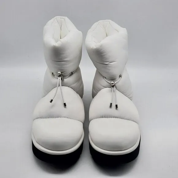 Stuart Weitzman Polar Lug Snow Boots Bootie Womens White Size 7B
