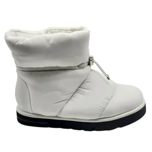 Stuart Weitzman Polar Lug Snow Boots Bootie Womens White Size 7B