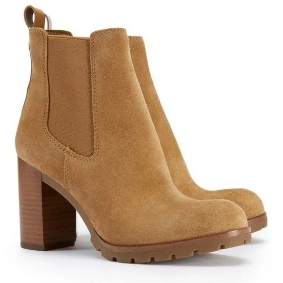 Stunning Tory Burch Stafford tan suede ankle boots 😍