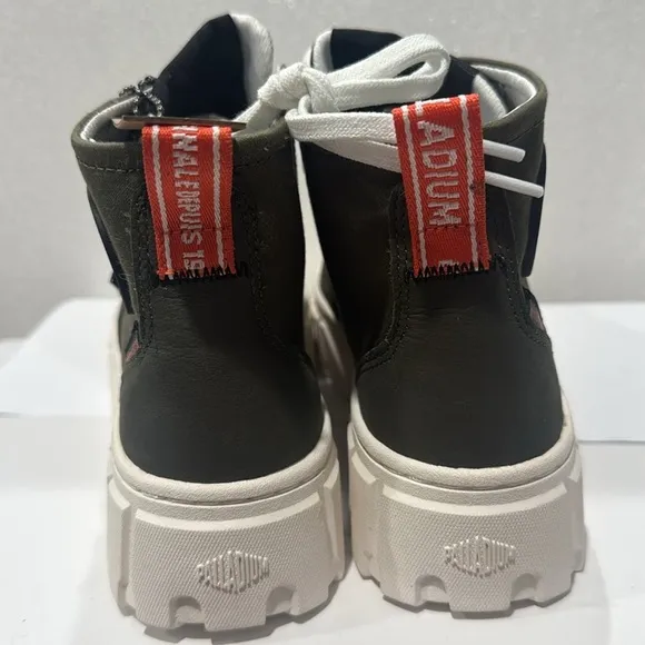 Super cute Palladium Pallatower Hi Sneaker Boots Shoes Olive Green size 6