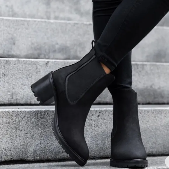 Thursday Boot Company Knockout Chelsea Boots Size 8.5 Matte Black Heeled