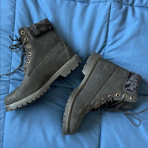 Timberland Black Ankle-High Boots with Rugged Sole