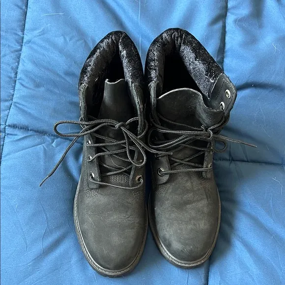 Timberland Black Ankle-High Boots with Rugged Sole