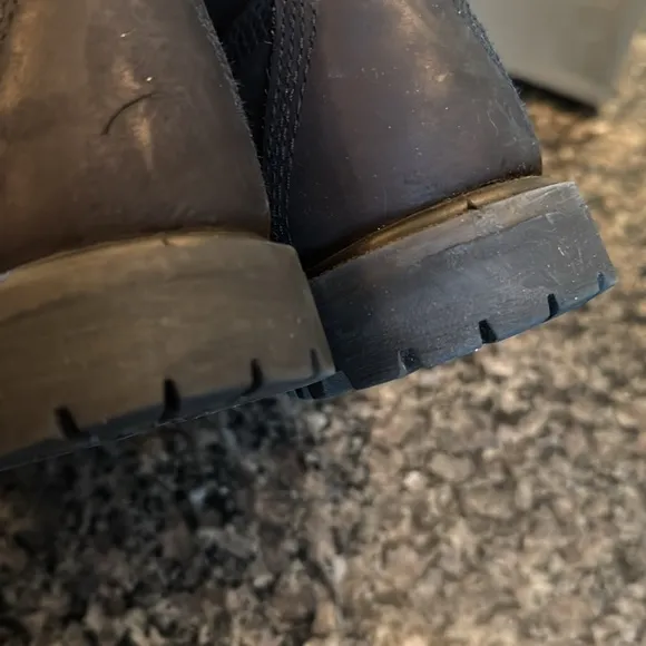 Timberland Black leather Boots with GUC 9
