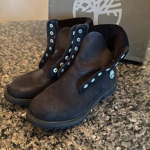 Timberland Black leather Boots with GUC 9