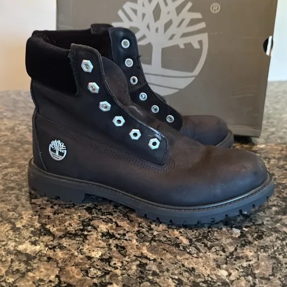 Timberland Black leather Boots with GUC 9