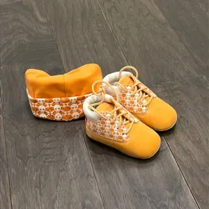 Timberland Naughty Skull crib booties boots hat shoes baby Size 3 infant 9mo-1yr