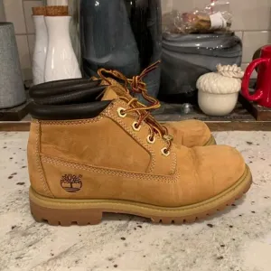 Timberland Nellie Waterproof Chukka Boots sz 6 NEW