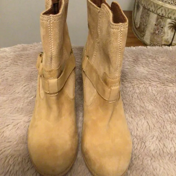 Timberland Suede Ankle Boot SZ 8