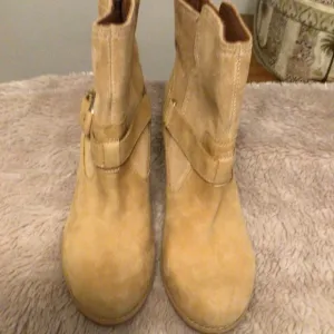 Timberland Suede Ankle Boot SZ 8