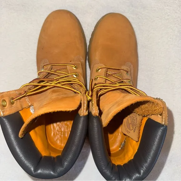 Timberland Tan and Black Boots High-Top Durable Design