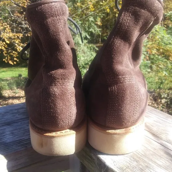 Timberland's Dark brown leather suede boots size 9M Vibram soles