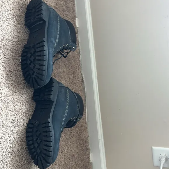 Timberline grayish blue size 9.5 . Worn once excellent like new condition