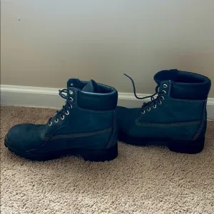 Timberline grayish blue size 9.5 . Worn once excellent like new condition