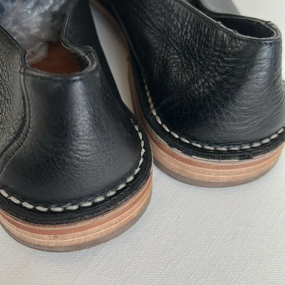 Tommy Bahama Black Leather Loafers