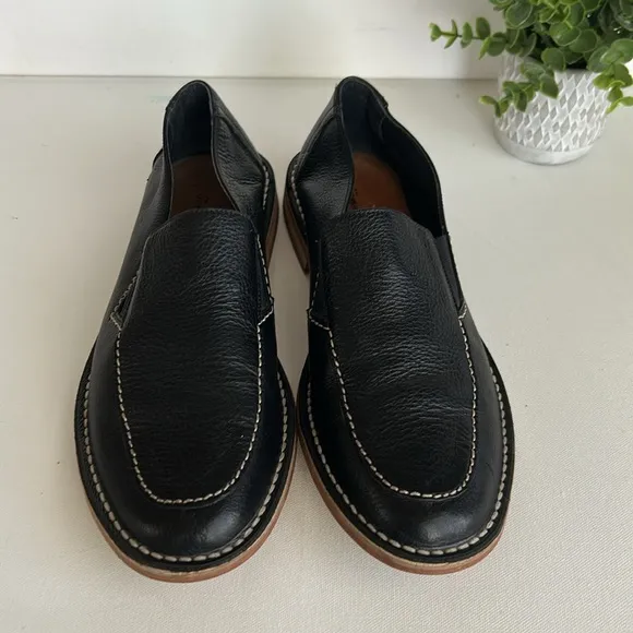 Tommy Bahama Black Leather Loafers