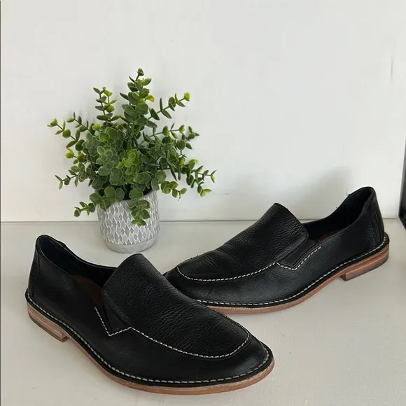 Tommy Bahama Black Leather Loafers